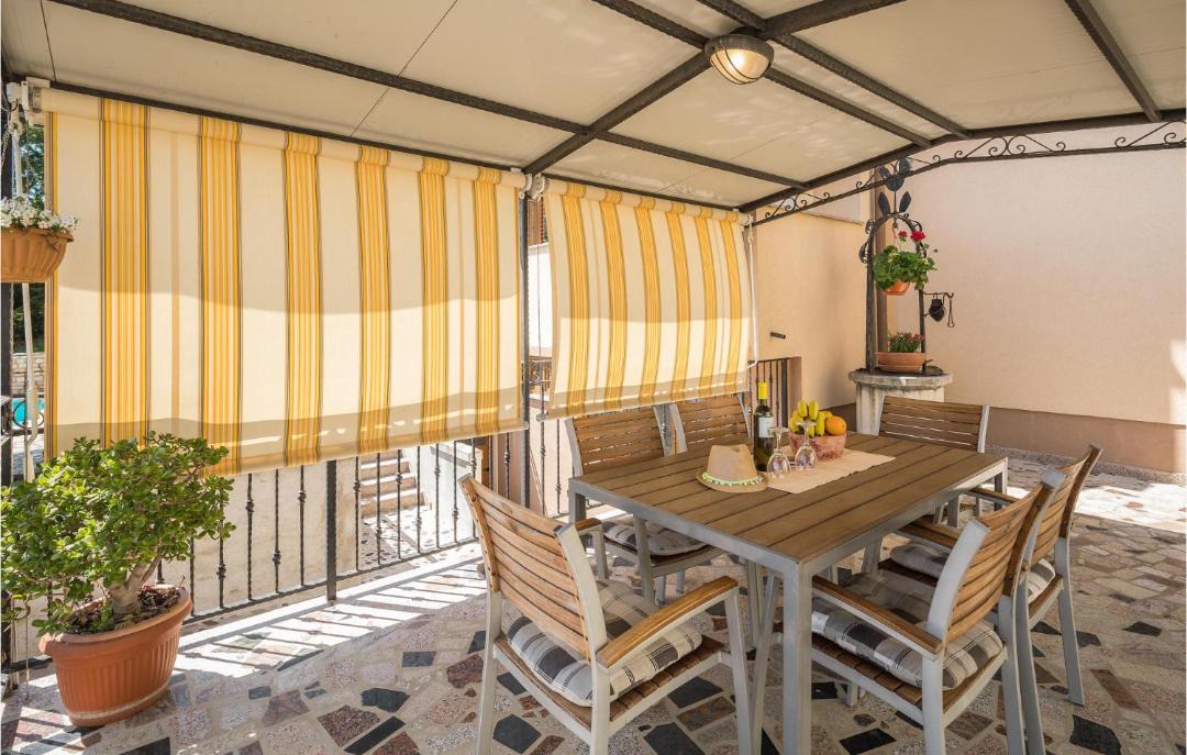 Photo of Patio Balcony in Kadumi