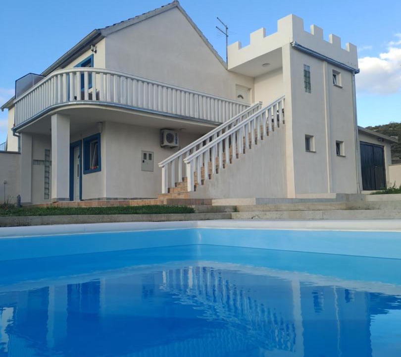 Photo of Others in Dazlina