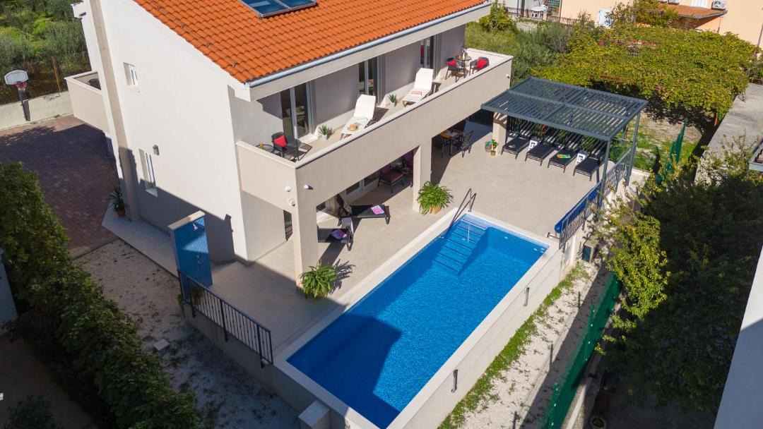 Photo of Others in Omis