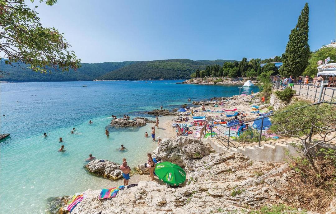 Photo of Others in Plomin
