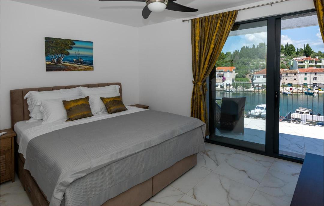 Photo of Bedroom in Blace