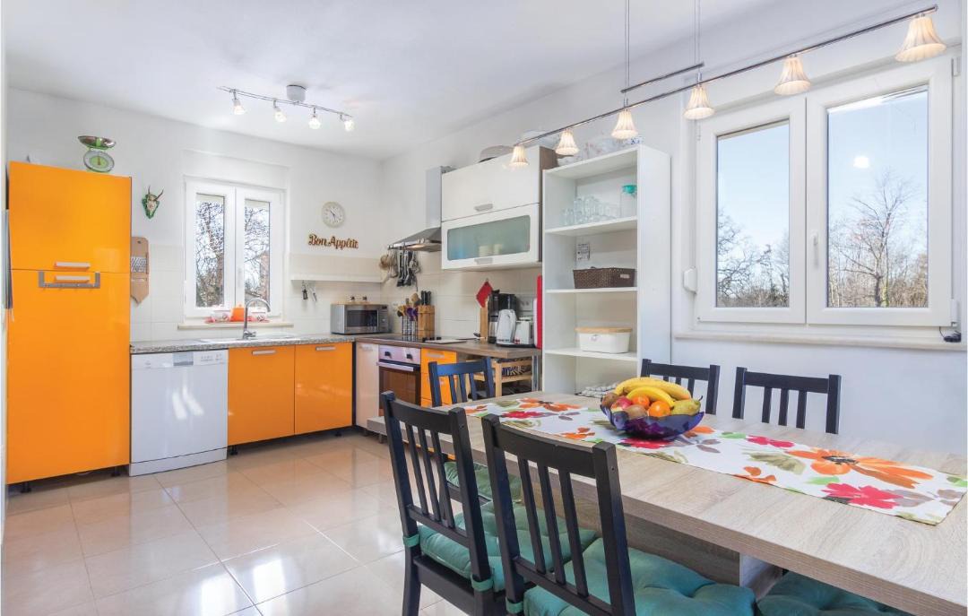 Photo of Kitchen in Topid