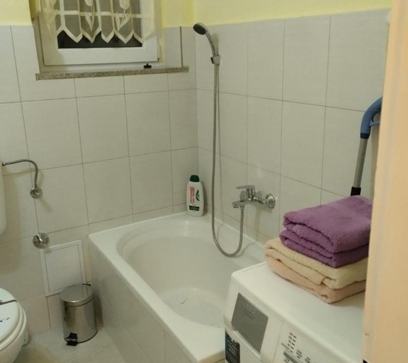 Photo of Bathroom in Cove Parja