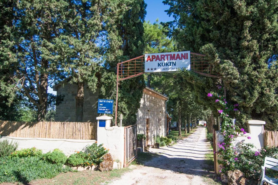 Photo of Buildings in Pakostane