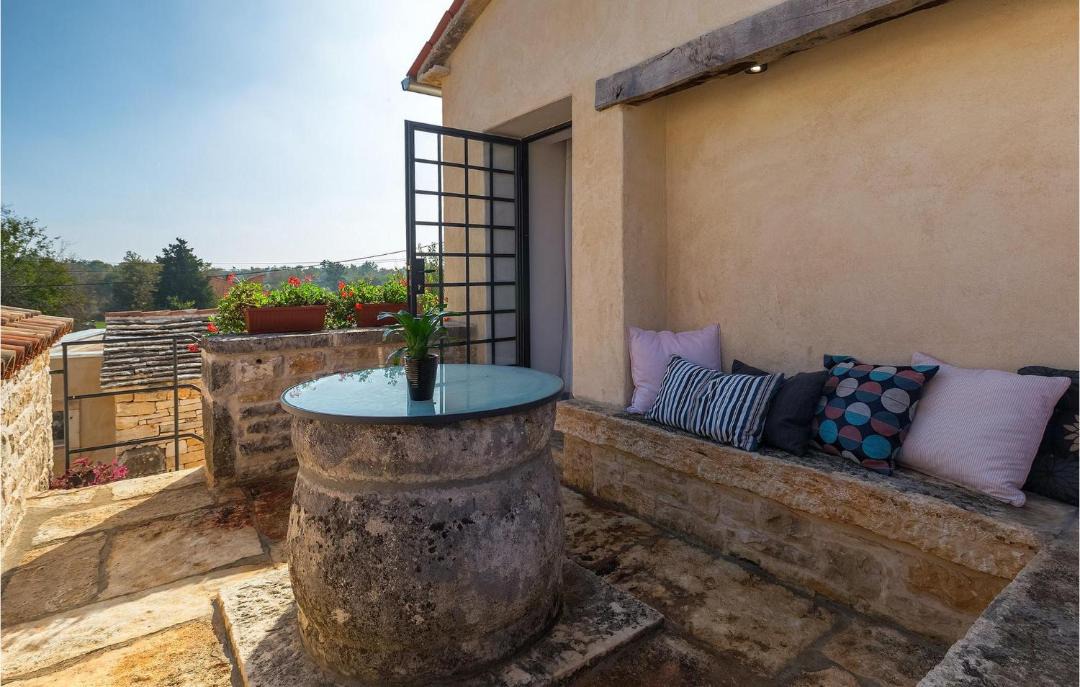 Photo of Patio Balcony in Kurili