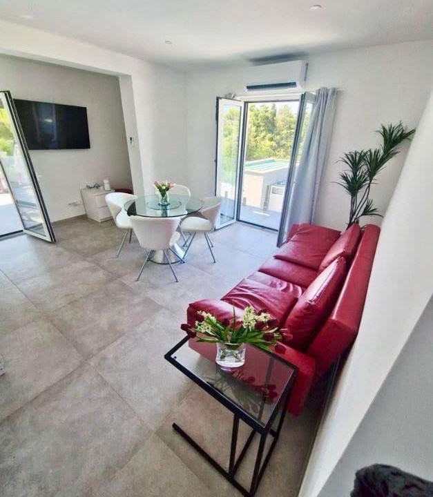 Photo of Livingroom in Suha Punta