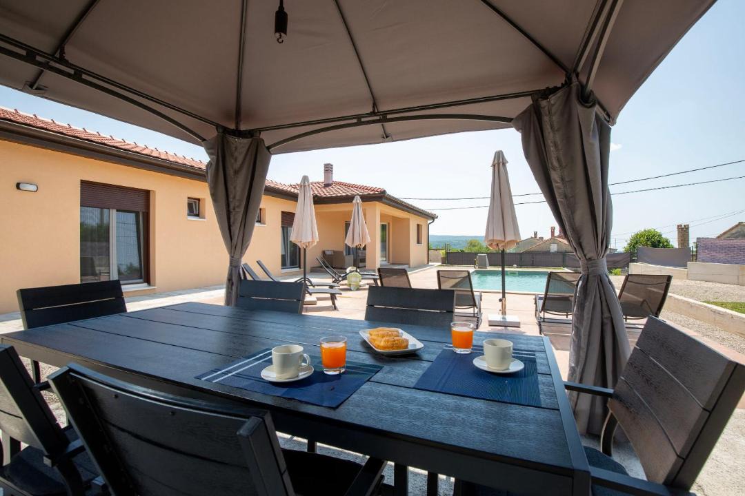 Photo of Patio Balcony in Topid