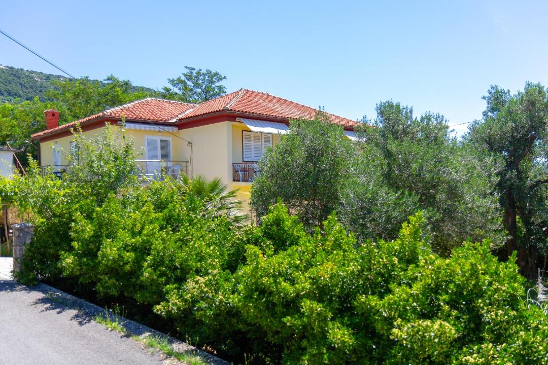 Photo of Others in Mundanije