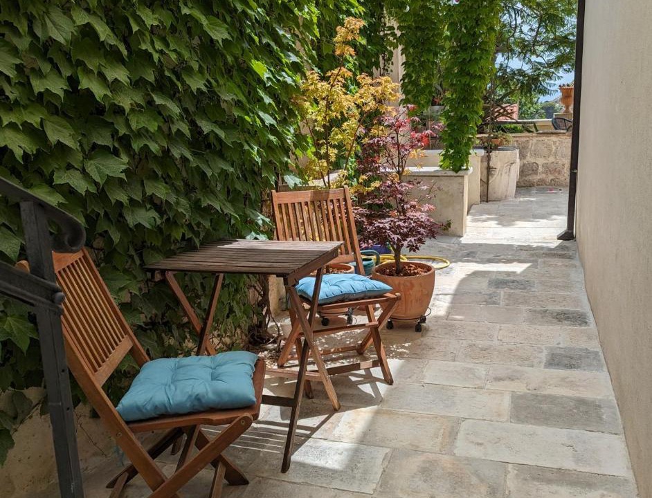Photo of Patio Balcony in Pile