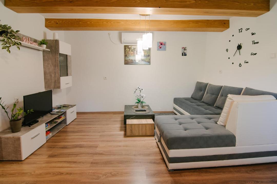 Photo of Livingroom in Tounj
