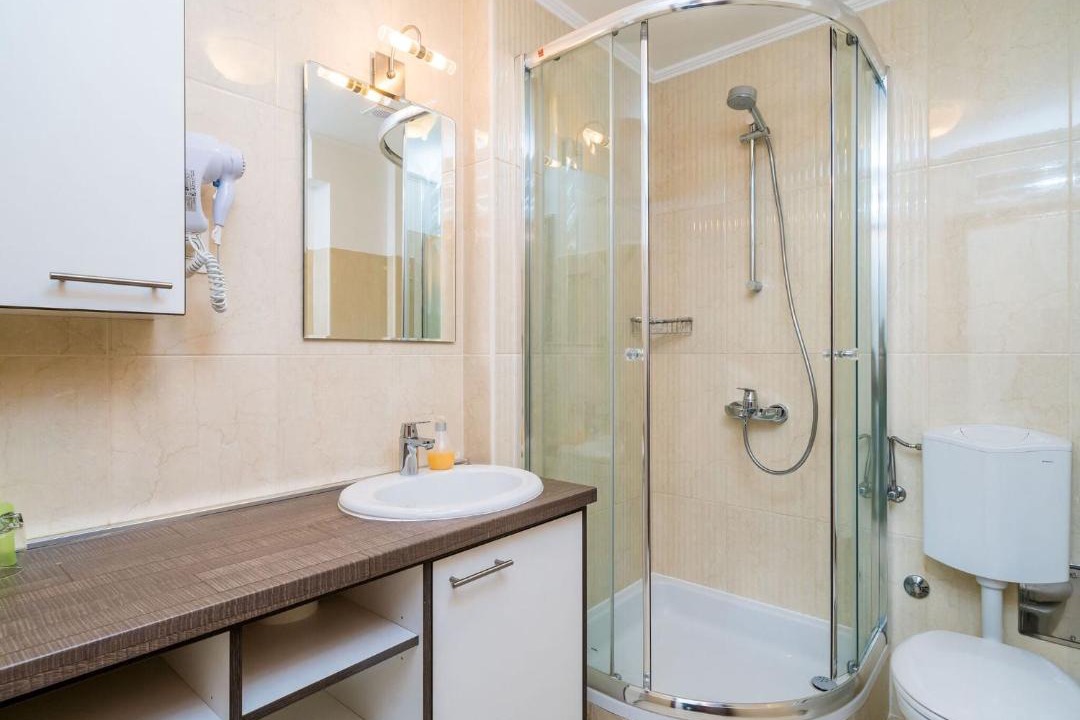 Photo of Bathroom in Plat
