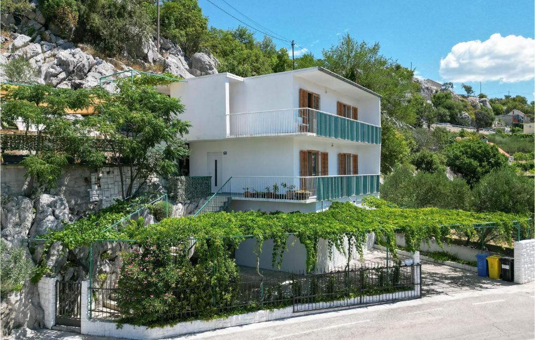 Photo of Others in Omis