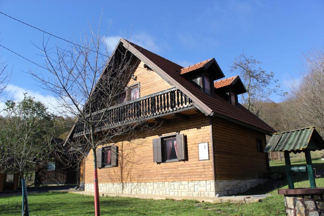 Photo of Buildings in Brinje