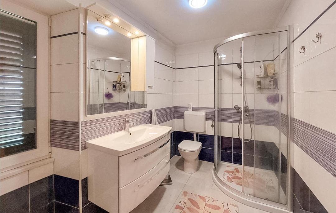 Photo of Bathroom in Ravni