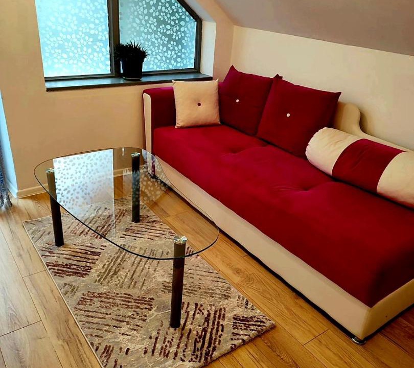 Photo of Livingroom in Pale
