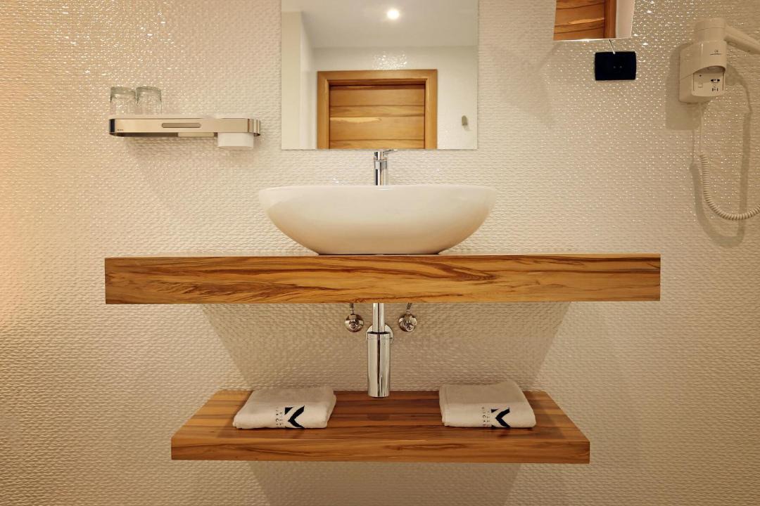 Photo of Bathroom in Porat