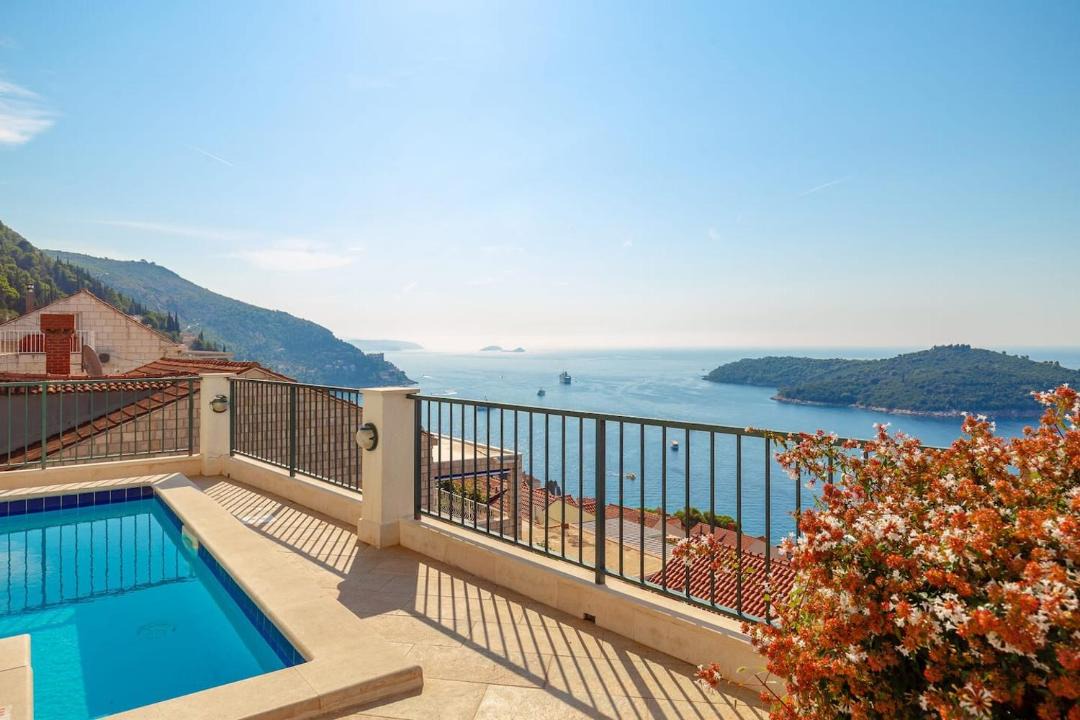 Photo of Others in Ploce