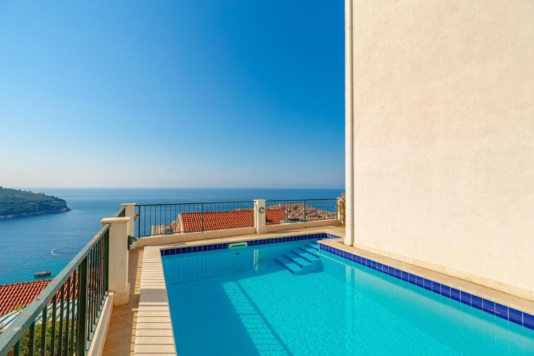 Photo of Others in Ploce