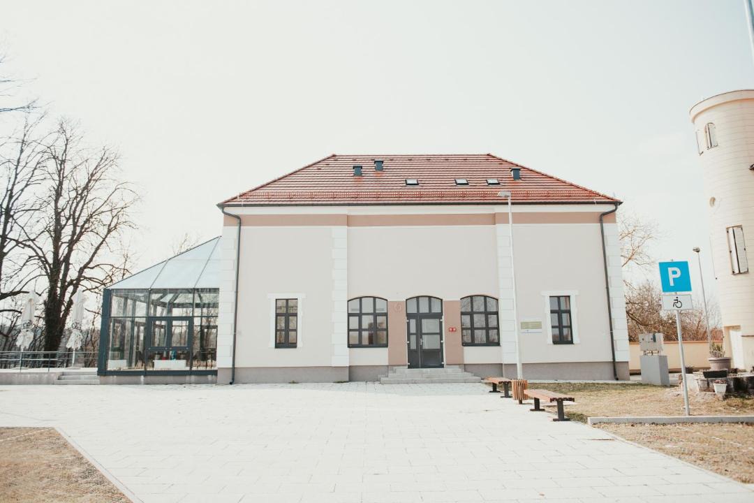 Photo of Others in Lukac