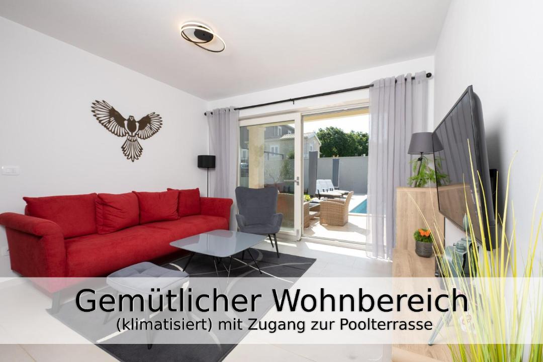 Photo of Livingroom in Tinjan