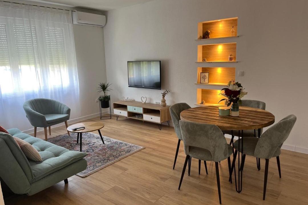 Photo of Livingroom in Cove Parja