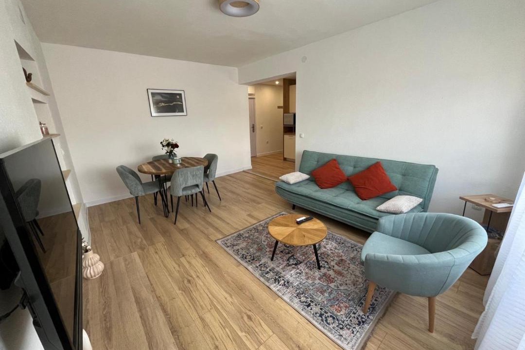 Photo of Livingroom in Cove Parja