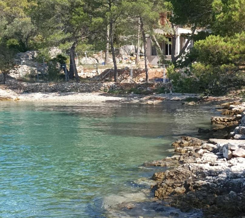 Photo of Others in Cove Makarac (Milna)