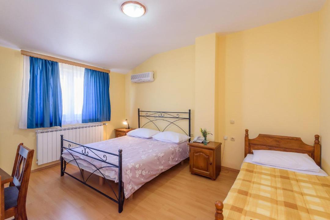 Photo of Bedroom in Vid