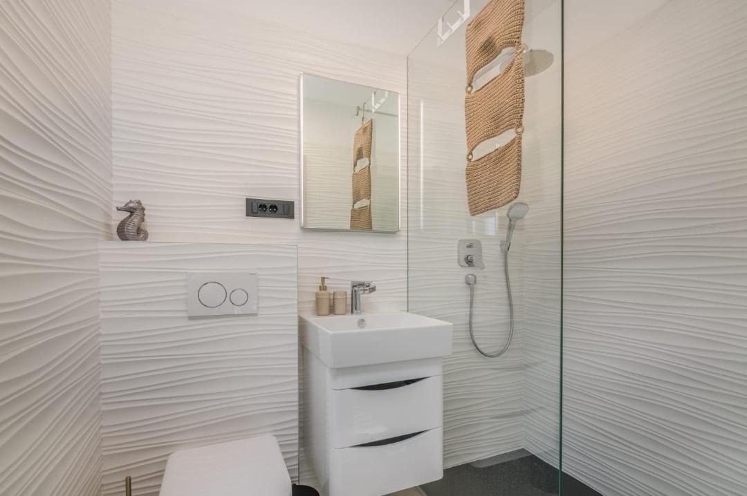 Photo of Bathroom in Porat