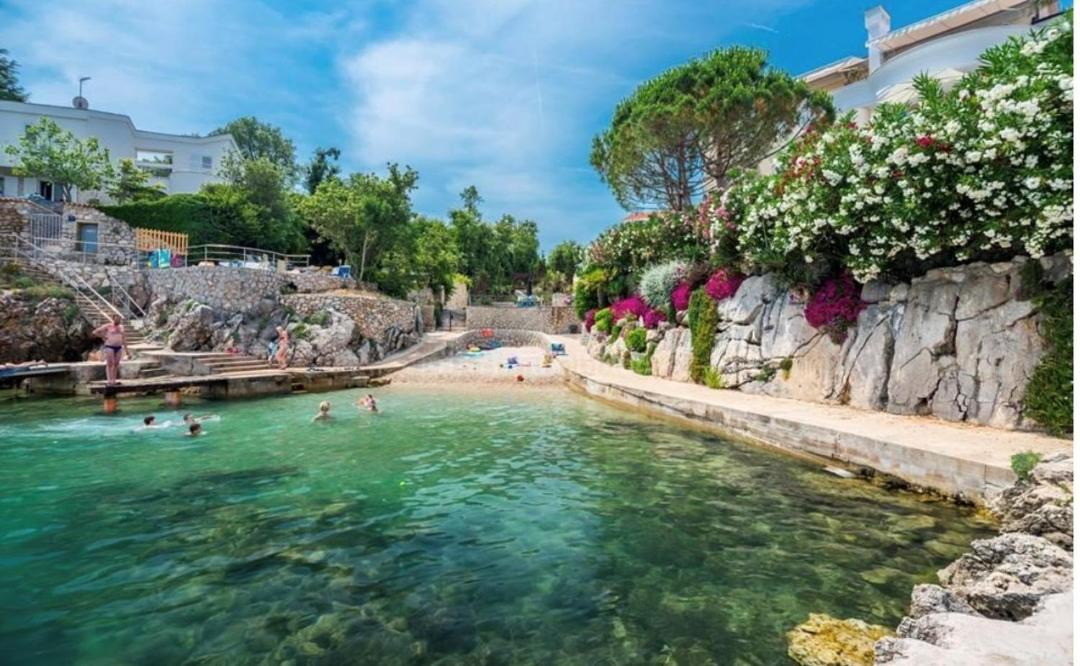 Photo of Outdoor in Porat