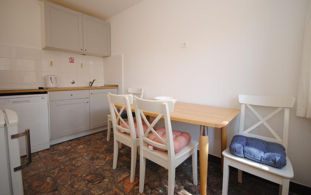Photo of Kitchen in Cove Rogacic