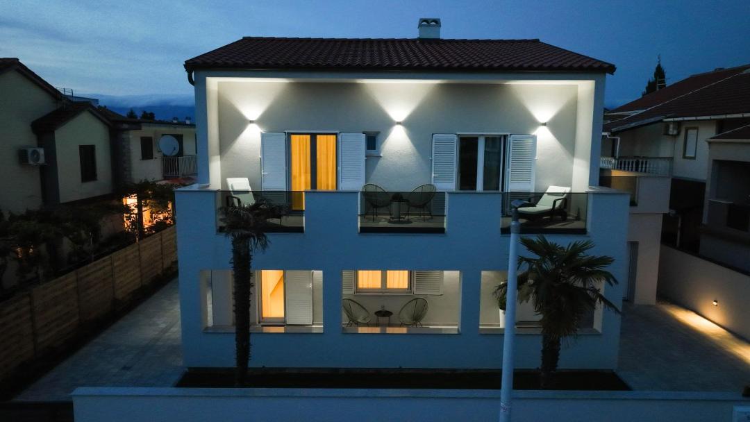 Photo of Others in Nin