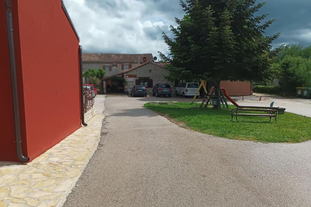 Photo of Others in Kaldanija