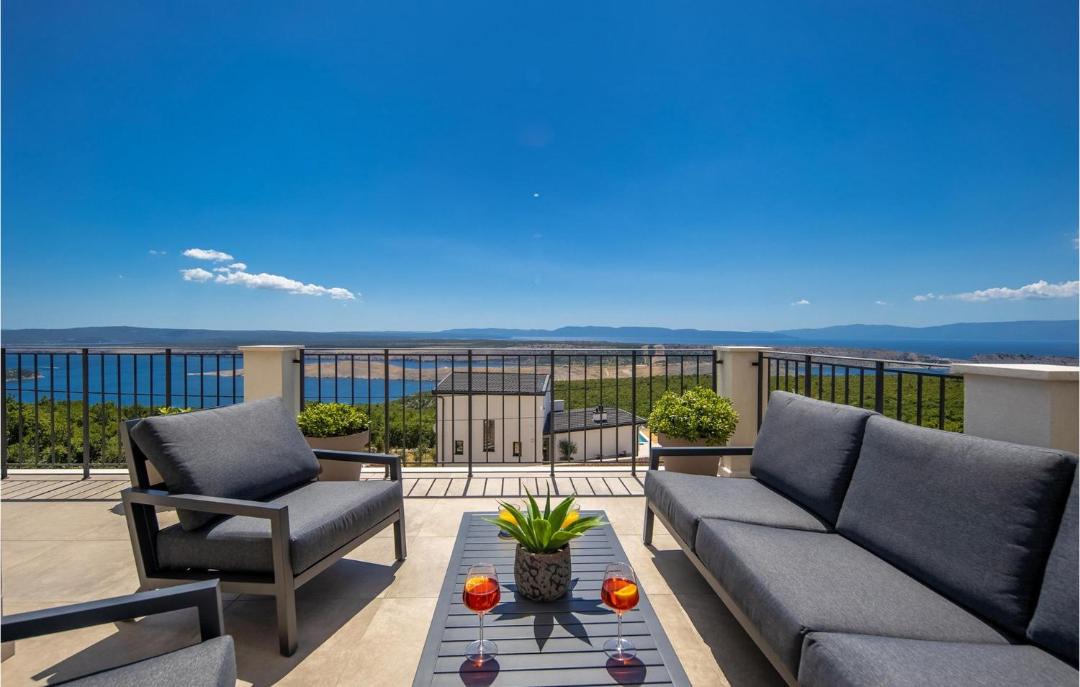 Photo of Patio Balcony in Smrika