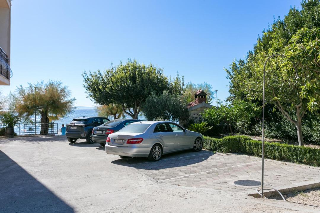 Photo of Others in Cove Makarac (Milna)