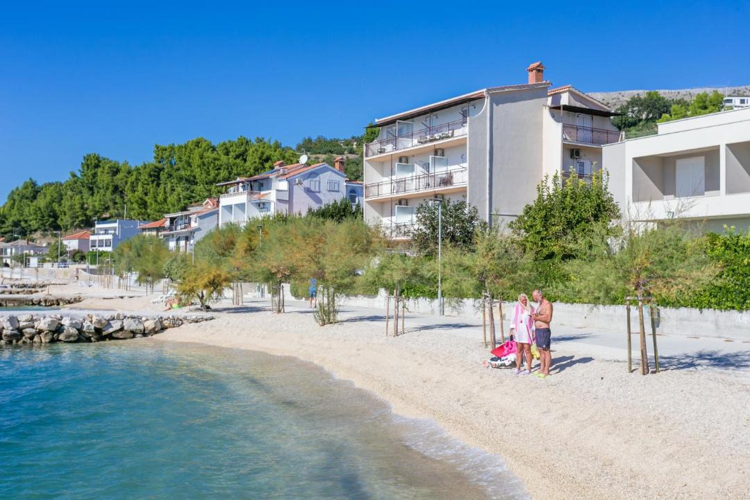Photo of Others in Cove Makarac (Milna)