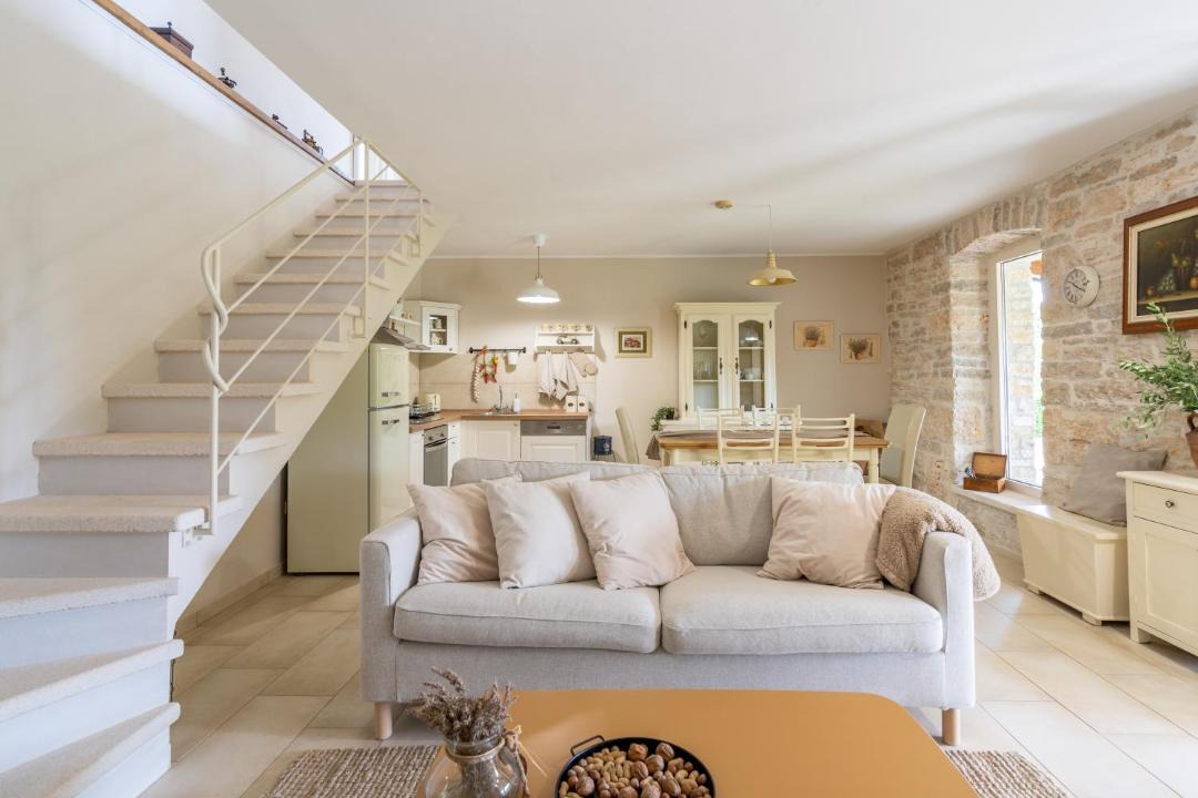 Photo of Livingroom in Tinjan