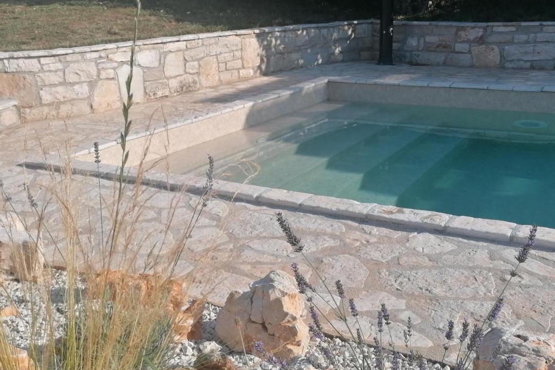 Photo of Outdoor in Tinjan