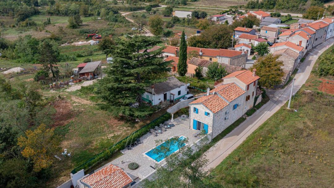 Photo of Buildings in Vizinada