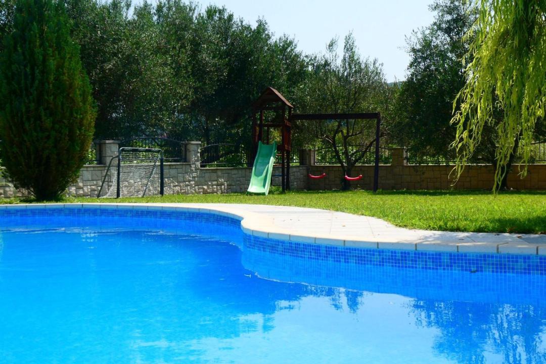 Photo of Others in Ploce