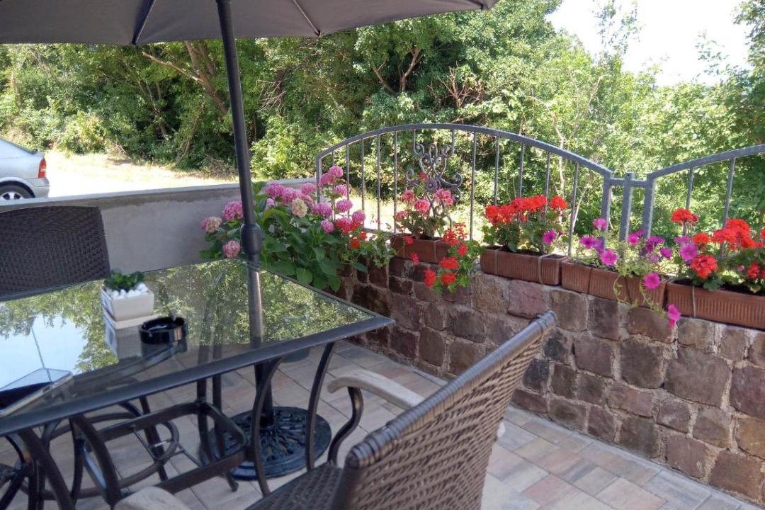 Photo of Patio Balcony in Cove Parja
