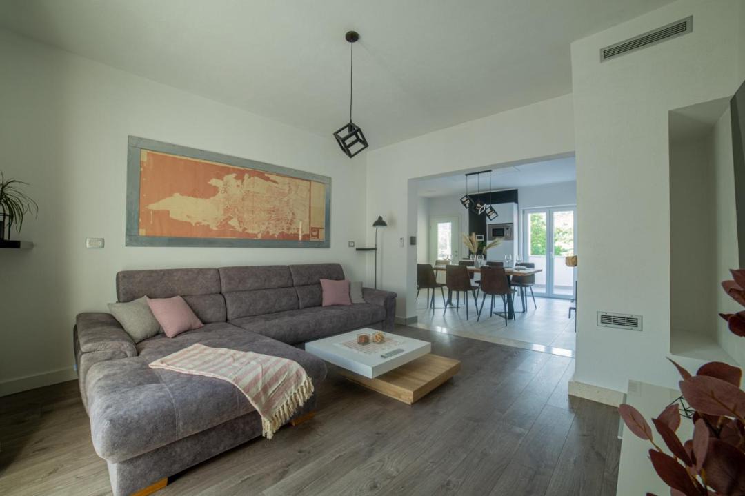Photo of Livingroom in Srinjine