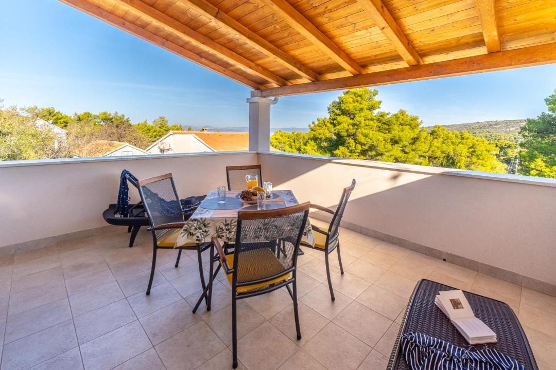 Photo of Patio Balcony in Cove Makarac (Milna)