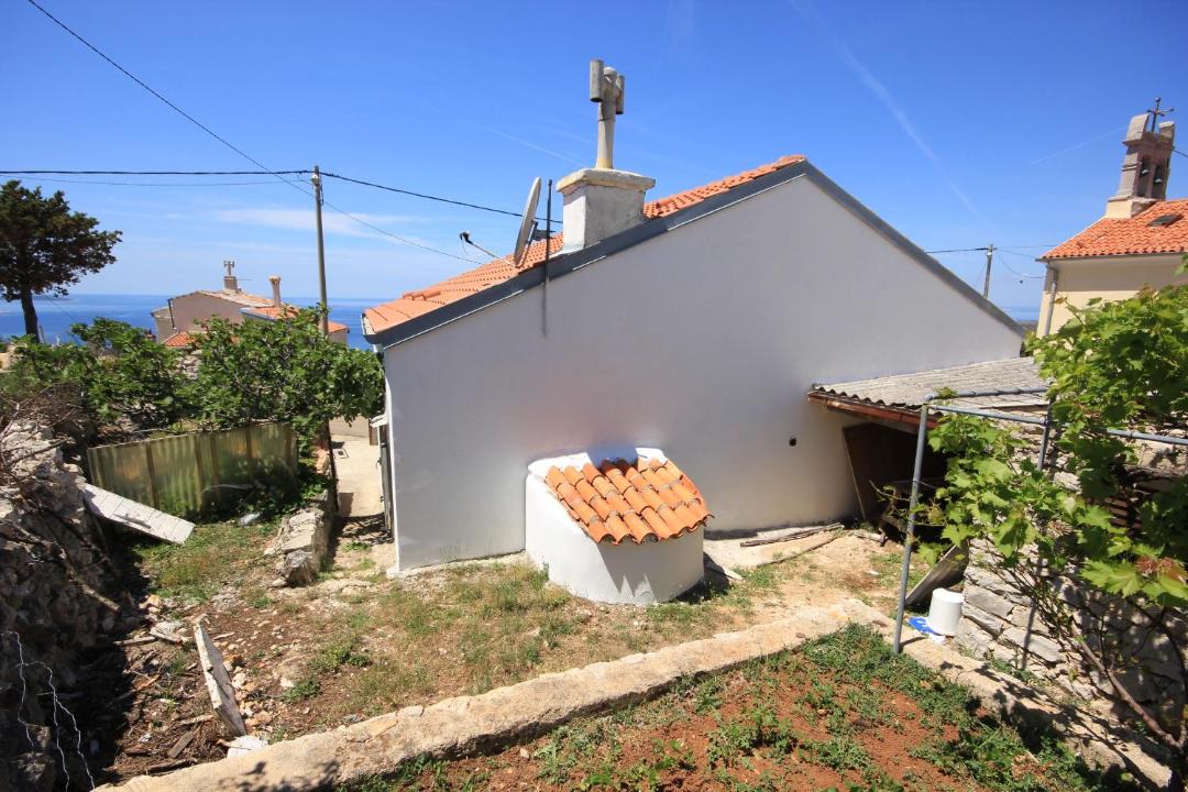Photo of Buildings in Ustrine