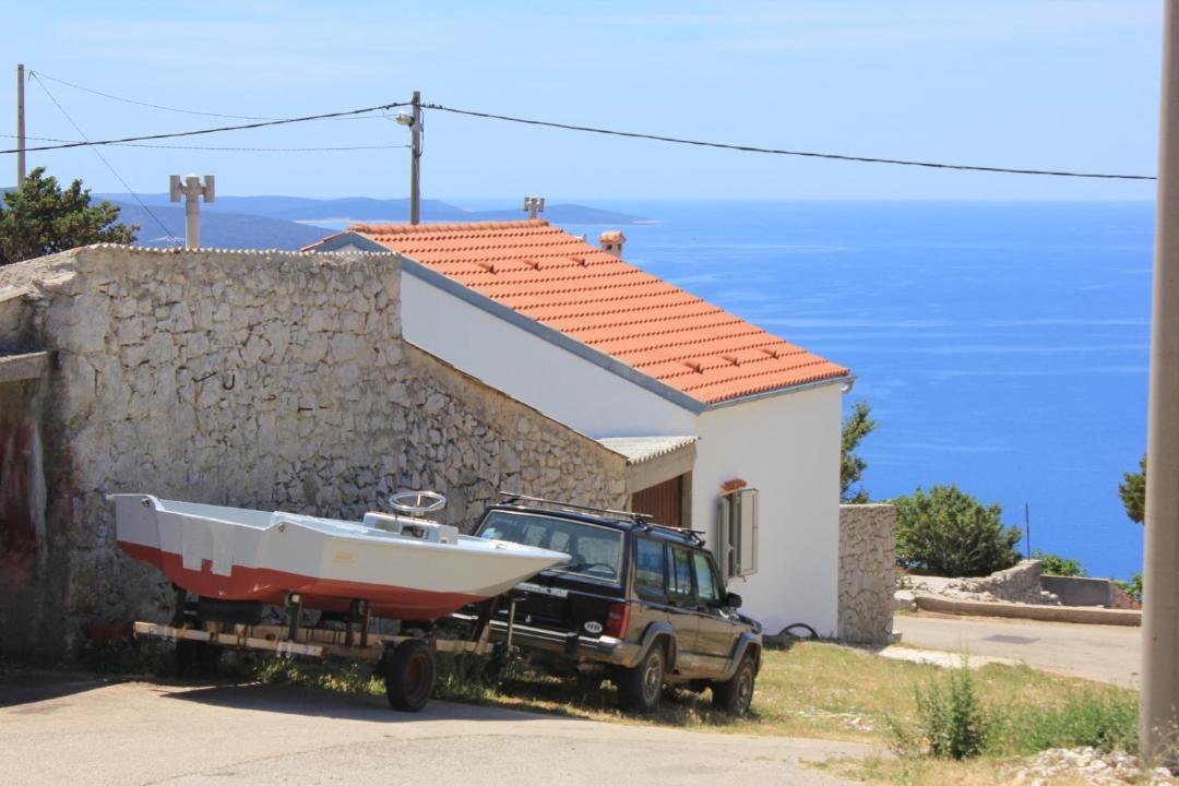 Photo of Buildings in Ustrine