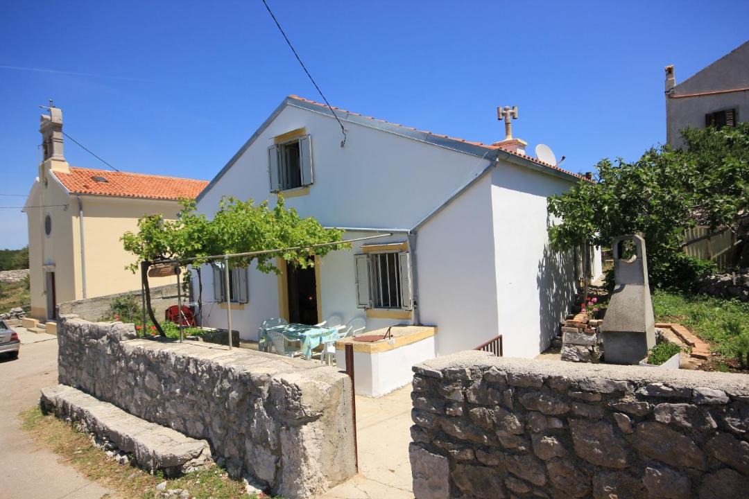 Photo of Buildings in Ustrine