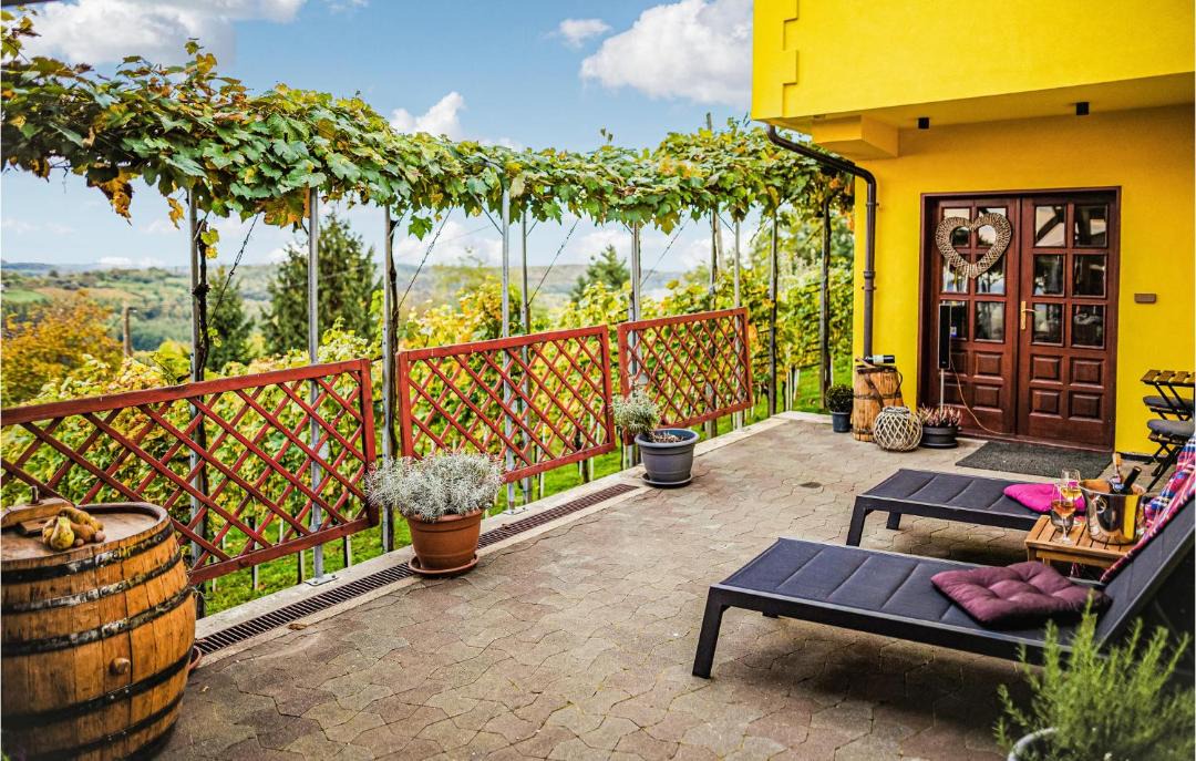 Photo of Patio Balcony in Pitomaca