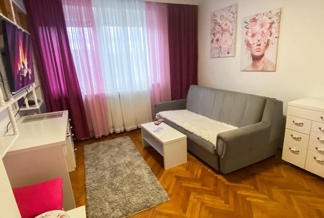 Photo of Livingroom in Pale