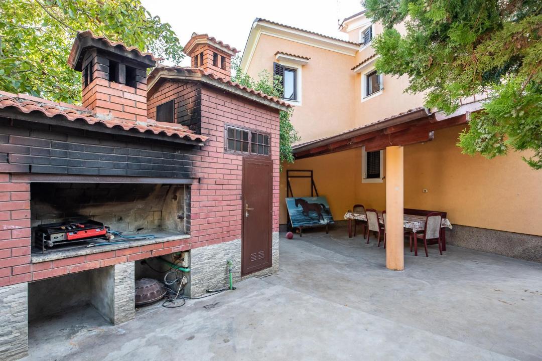 Photo of Buildings in Stinjan