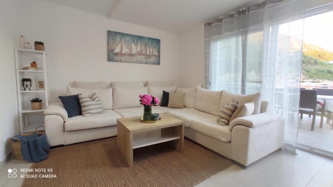 Photo of Livingroom in Duba